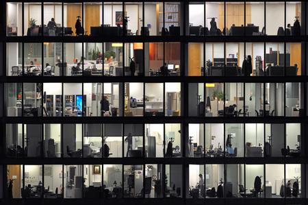 Dans les bureaux, entre 17 heures et 21 heures. Photo extraite da la série « alvéoles »