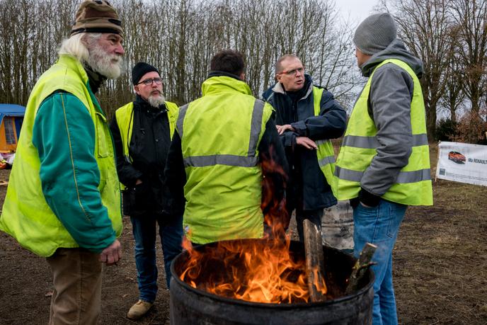 Dans Loise Le Rapport Ambivalent Des Gilets Jaunes Aux