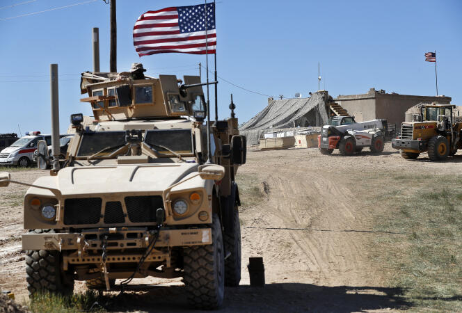 Forces américaines postées à proximité de Manbij, dans le nord de la Syrie, le 4 avril 2018.