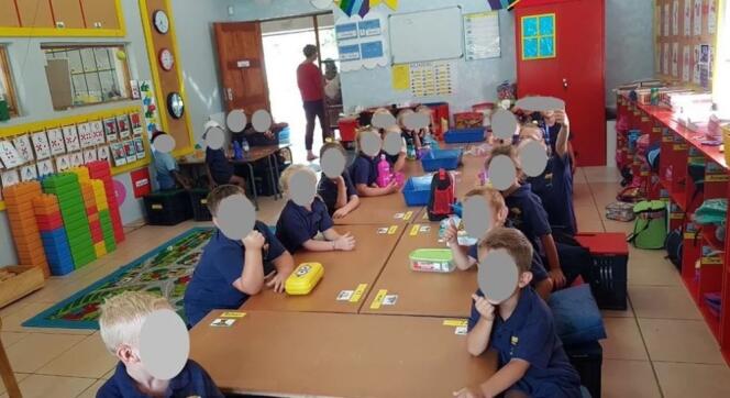 La photo de la classe de l’école publique de Schweizer-Reneke, dans la province rurale du Nord-Ouest, en Afrique du Sud.