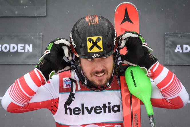 L’Autrichien Marcel Hirscher sur le podium d’Adelboden (Suisse), le 13 janvier.