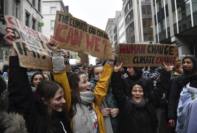 Près de treize milles jeunes ont manifesté contre le manque d’ambition de la politique climatique en place en Belgique, le 17 janvier à Bruxelles.