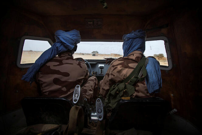 Des soldats tchadiens de la Minusma patrouillent à Kidal, dans le nord-est du Mali, en décembre 2016.