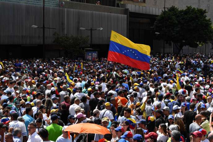 Plusieurs centaines de milliers de manifestants défilaient dans le pays pour demander le départ du président Nicolas Maduro.