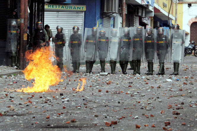 Des forces de l’ordre, dans la région de Tachira, au Venezuela, le 23 janvier 2019.