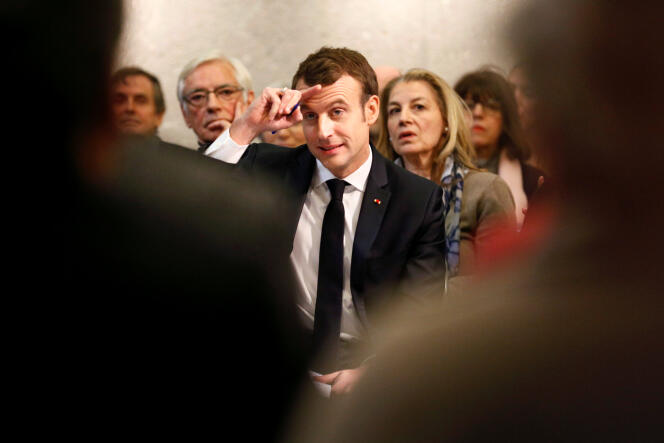 Emmanuel Macron lors de sa participation à la rencontre citoyenne organisée à Bourg-de-Péage (Drôme), le 24 janvier.