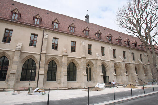 La façade du Collège des Bernardins (Paris 5e) après sa rénovation en septembre 2008.