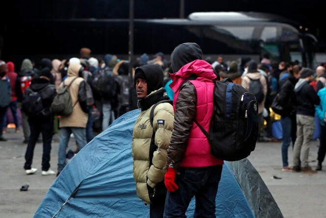 Evacuation d’un camp de migrants Porte de la Chapelle, à Paris, le 29 janvier.