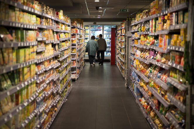 Un rayon de supermarché, à Paris.