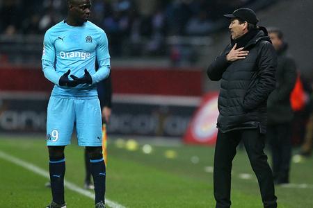 Mario Balotelli, ici à côté de Rudi Garcia, était pour la première fois titulaire avec l’OM et a joué 73 minutes.