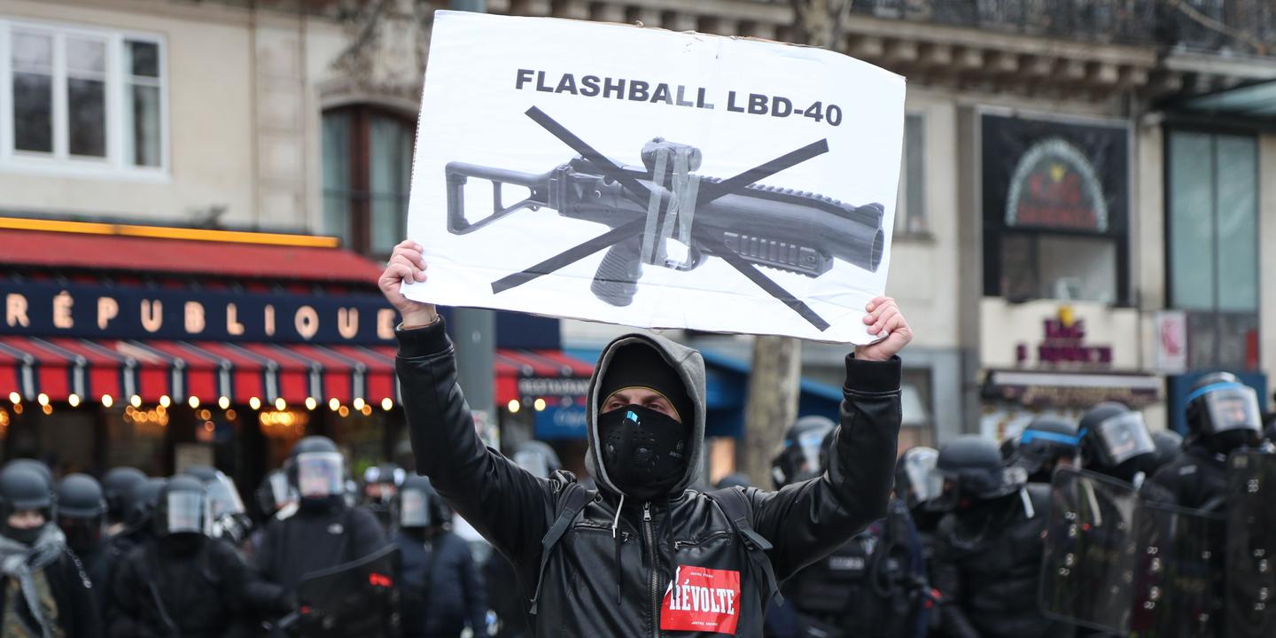 Pour Leur Acte Xii Les Gilets Jaunes Ont Marche Contre Les Violences Policieres