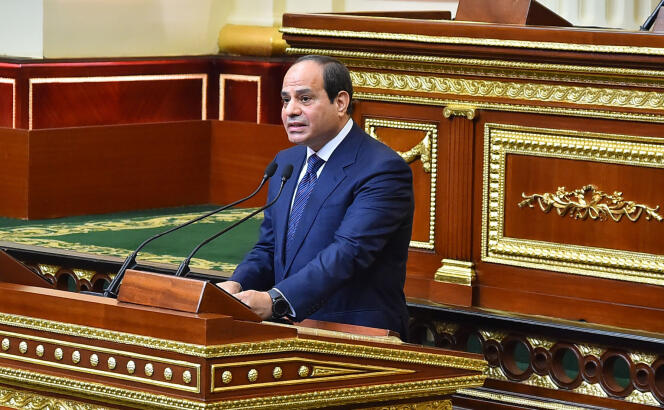 Le président, Abdel Fattah Al-Sissi, lors de sa prestation de serment, au début de son second mandat, devant le Parlement, au Caire, le 2 juin 2018.