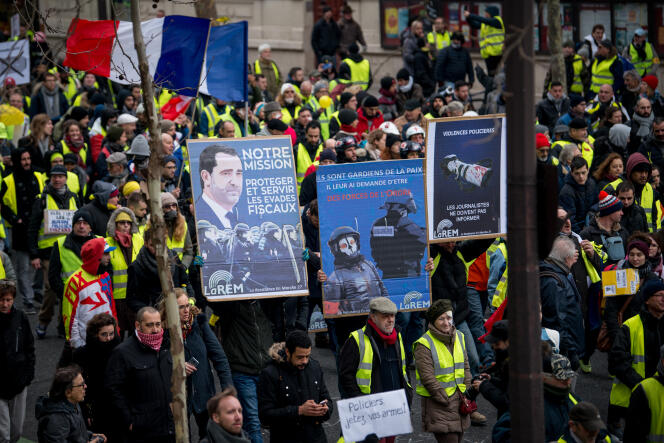 Lors de l’acte XII du mouvement, le 2 février à Paris. Le cortège a rendu hommage aux victimes des violences policières.