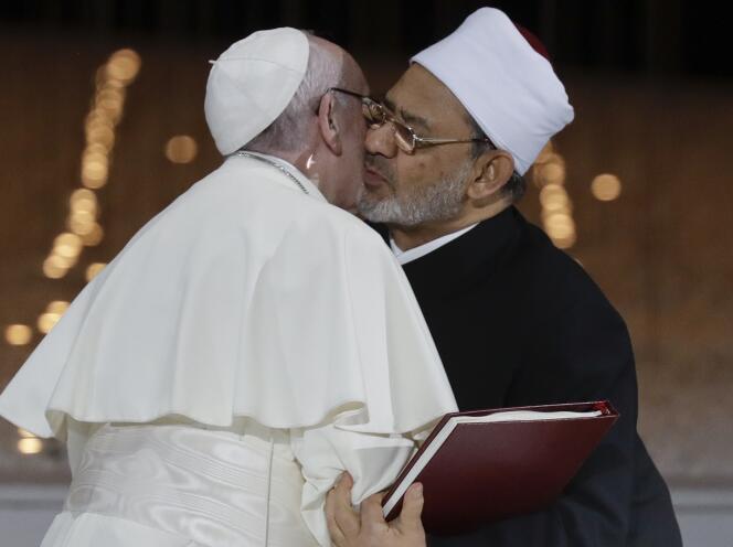 Le pape François et l’imam Ahmed Al-Tayeb, à Abou Dhabi, le 4 février.
