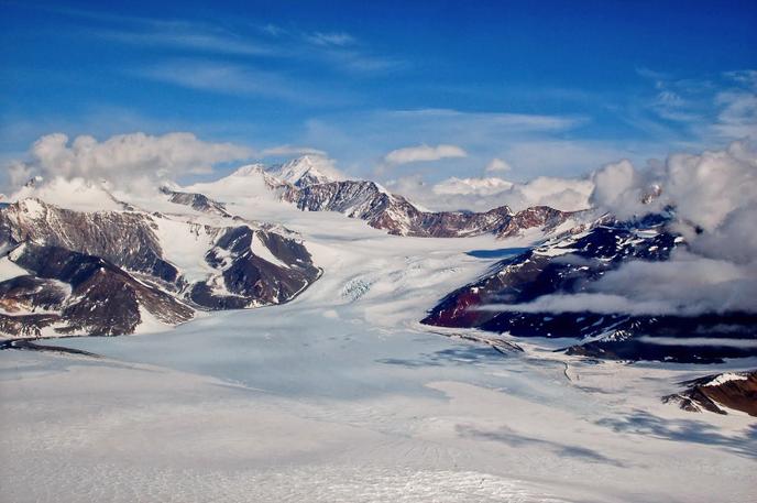 Le glacier Renegar, dans l’Antarctique de l’Est, autrefois considéré comme relativement à l’abri, est touchée par la fonte des glaces.