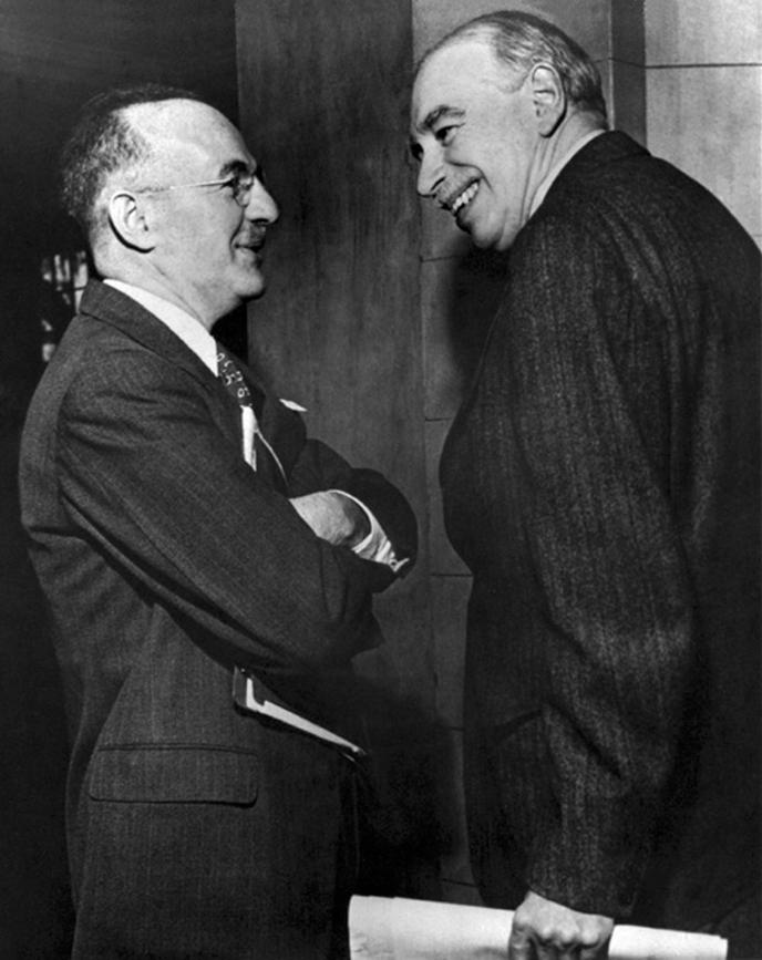 John Maynard Keynes, à droite, lors de la réunion inaugurale du Fonds monétaire international, à Savannah (Géorgie), le 08 mars 1946.