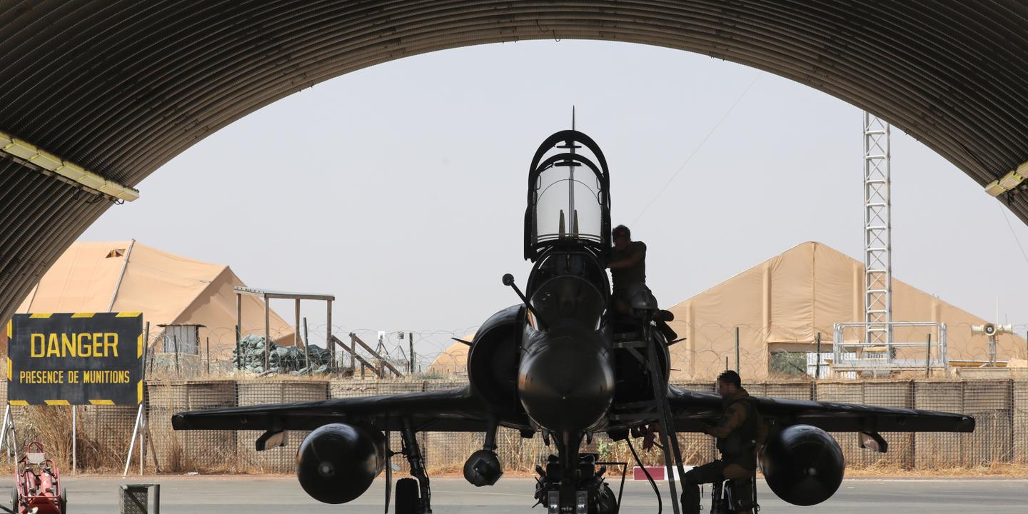 Tchad La France Vole Au Secours D Idriss Deby En Bombardant Des Rebelles