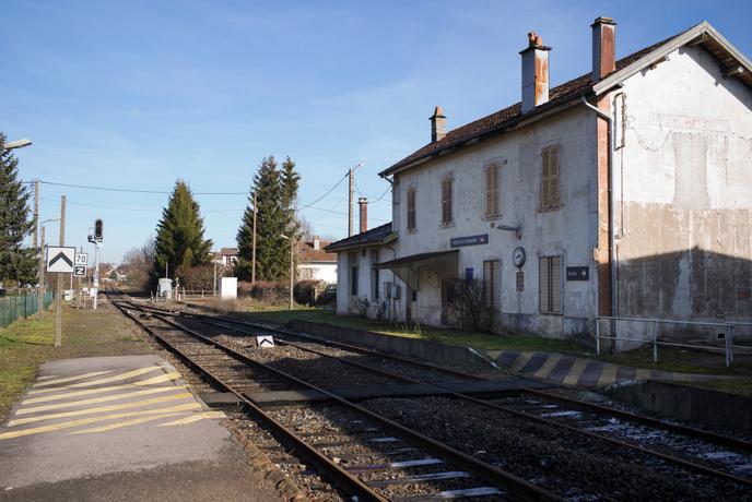La gare SNCF désaffecté de Docelles-Chenimenil sur la ligne de train Epinal à St-Dié-des-Vosges, le 6 février.