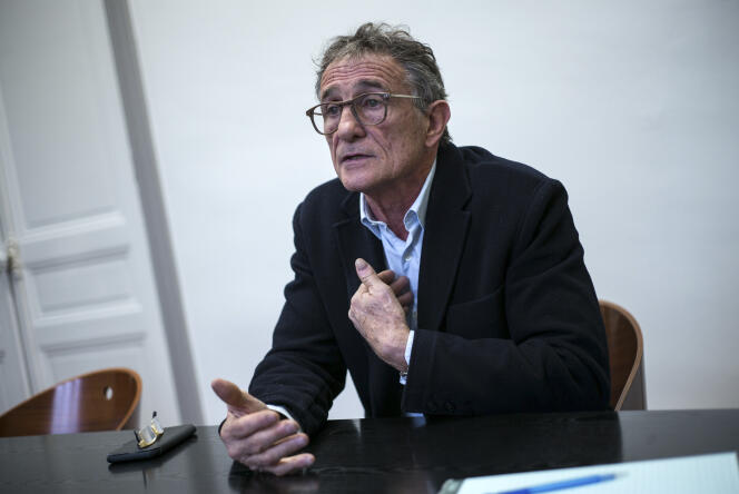 Guy Novès le 26 janvier 2018 à Toulouse dans le cabinet de son avocat, maître Laurent Nougarolis.