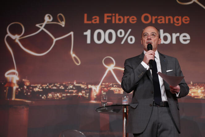 Stéphane Richard, le PDG d’Orange, présente son plan de développement de la fibre, en avril 2015.