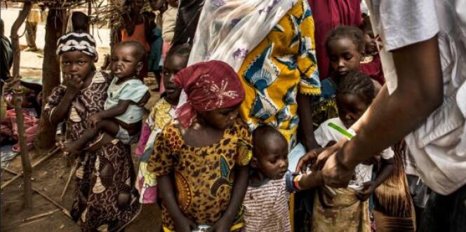 Une équipe de Médecins sans frontières intervient dans le village de Tounfafi, au Niger, où l’ONG expérimente la chimioprévention du paludisme saisonnier.