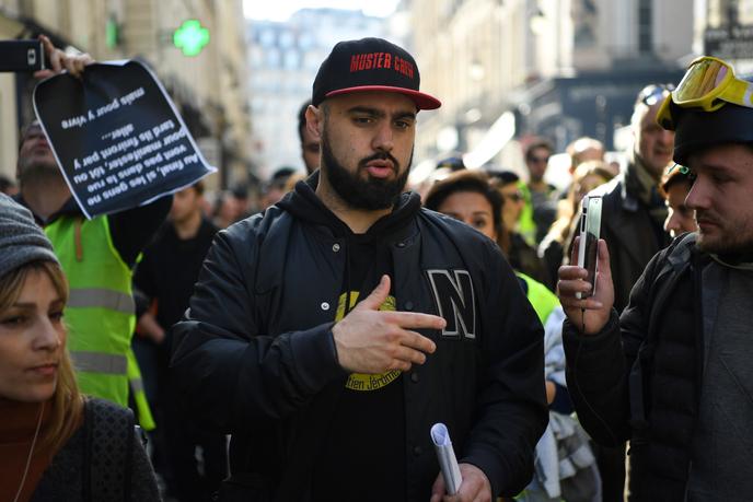 Eric Drouet, l’un des chefs de file des « gilets jaunes », était présent dans le cortège parisien, le 16 février.