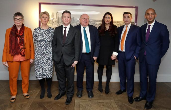 Ann Coffey, Angela Smith, Chris Leslie, Mike Gapes, Luciana Berger, Gavin Shuker and Chuka Umunna, à Londres, le 18 février 2019.
