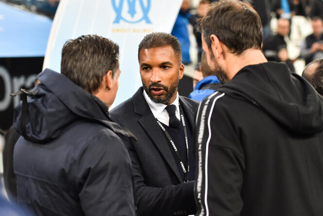 Habib Beye (au centre) lors d’un match à Marseille, le 28 octobre.