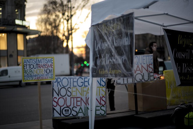 Rassemblement de « gilets jaunes » contre l’antisémitisme, place de la République, à Paris, le 18 février.