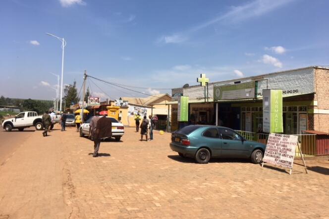 En face de l’hôpital militaire de Kanombe, à Kigali, en janvier.
