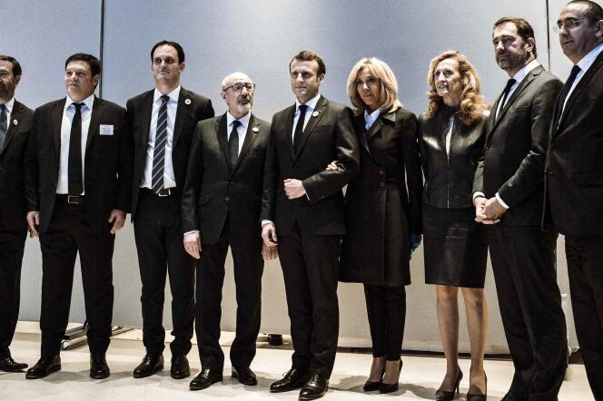 Emmanuel et Brigitte Macron à leur arrivée au dîner annuel du CRIF, à Paris, mercredi 20 février.