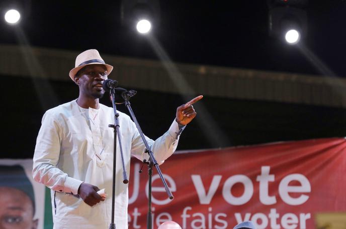 Le candidat résidentiel Ousmane Sonko prononce un discours lors d’un rassemblement de campagne à Pikine, dans la banlieue de Dakar, au Sénégal, le 21 février 2019. REUTERS/ Zohra Bensemra