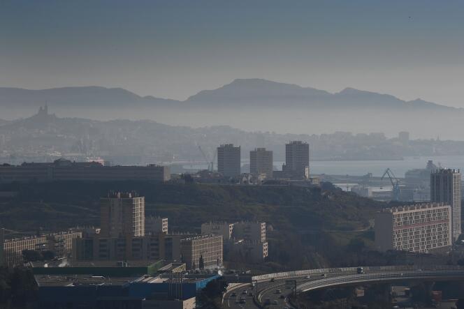 Lors d’un pic de pollution à Marseille, le 15 février.