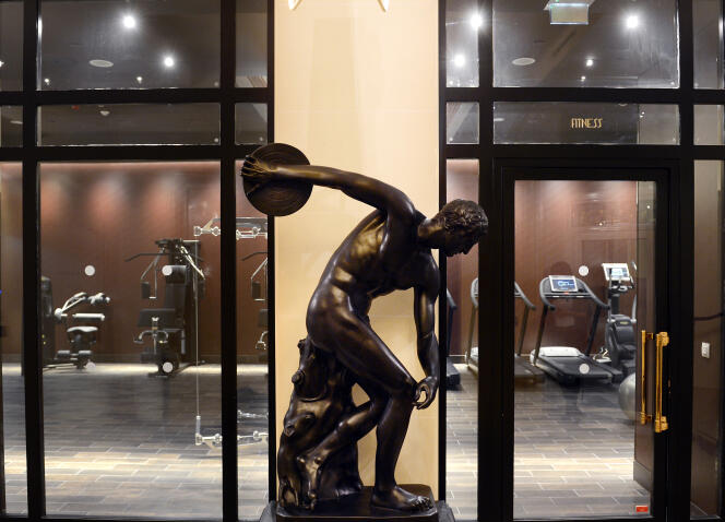 La salle de fitness d’un hôtel de luxe, à Paris, en mai 2013.