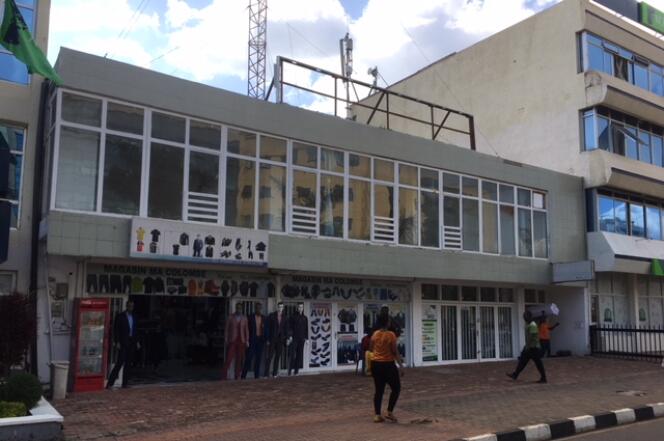 Le magasin de vêtements Ma Colombe, à Kigali, au-dessus duquel se trouvaient les locaux de Radio-Mille Collines, en janvier 2019.