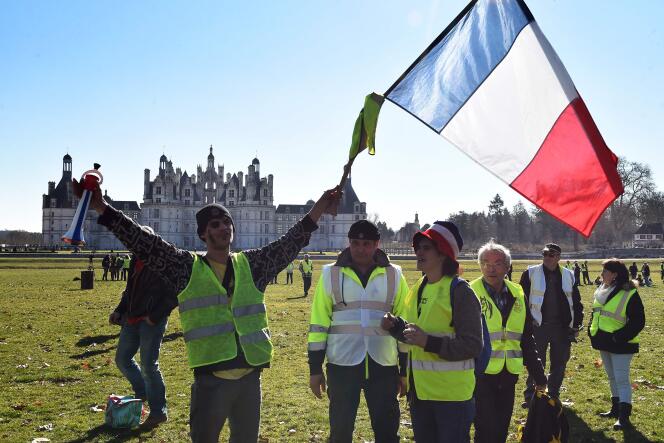 Les « gilets jaunes » de Romorantin ont organisé ce pique-nique inédit au château de Chambord, sur une commune toute entière propriété de l’Etat, où Emmanuel Macron a fêté ses 40 ans en décembre 2017.