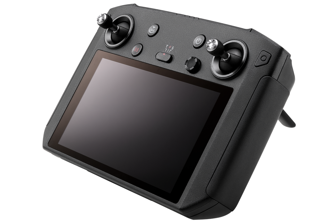 DJI Sur le Smart Controller, les deux mini-joysticks peuvent se dévisser et se clipser à l’arrrière de la radiocommande.