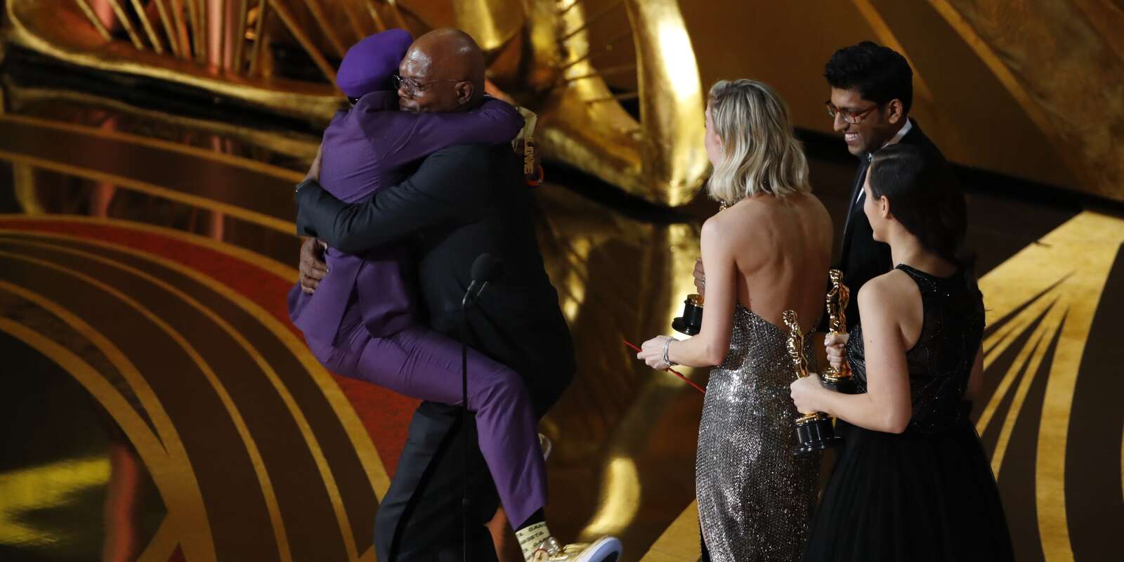 Spike Lee saute sur Samuel L. Jackson, qui lui donne l’Oscar du meilleur scénario adapté.