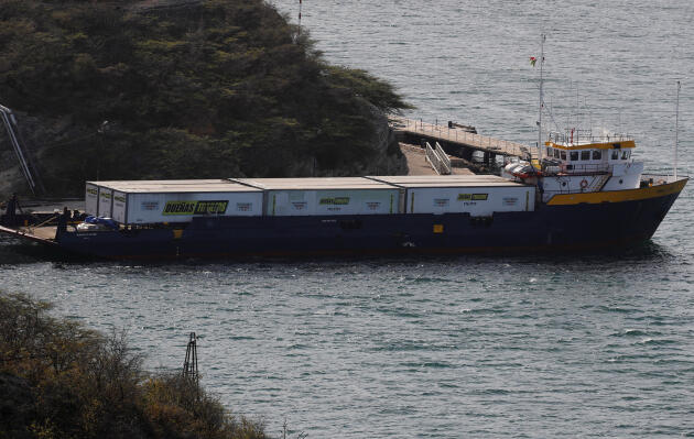 Un transporteur d’aide humanitaire amarré dans le port de Willemstad, capitale de l’île caribéenne de Curaçao.