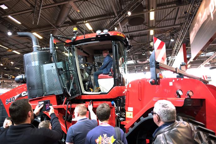 Un tracteur du constructeur américain Case IH, au Salon international du machinisme agricole, à Villepinte (Seine-Saint-Denis), lundi 25 février.