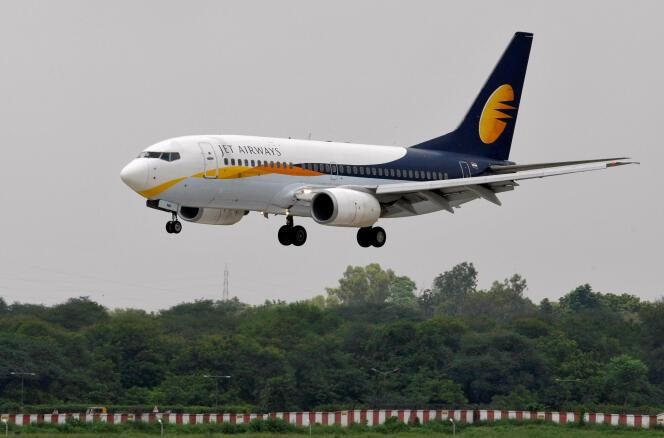 Un avion de Jet Airways atterrit à Ahmedabad, en Inde, le 12 août 2013.