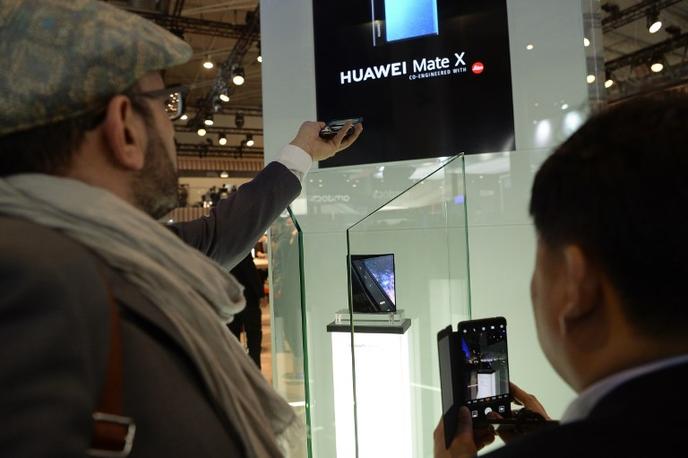 Le nouveau smartphone pliable de Huawei, au Mobile World Congress de Barcelone, le 25 février.