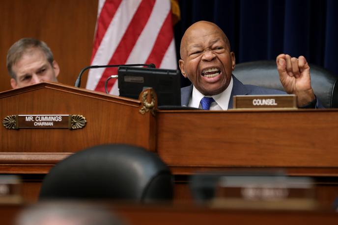 Le président du comité, le démocrate Elijah Cummings lors de l’audition de Michael Cohen devant la commission d’enquête de la Chambre des représentants, à Washington, le 27 février.