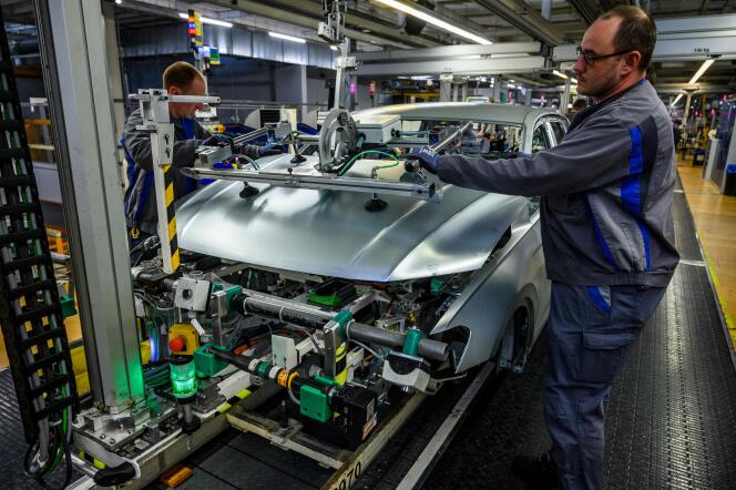 Les lignes de production du constructeur automobile Volkswagen, à Wolfsburg (Basse-Saxe), le 1er mars 2019