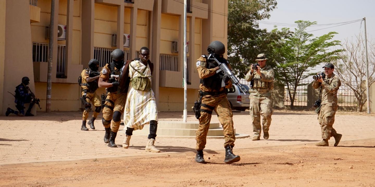 Face Au Terrorisme Les Militaires Africains Sentraînent à - 