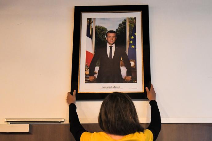 Dans Les Sondages Une Embellie Fragile Pour Emmanuel Macron