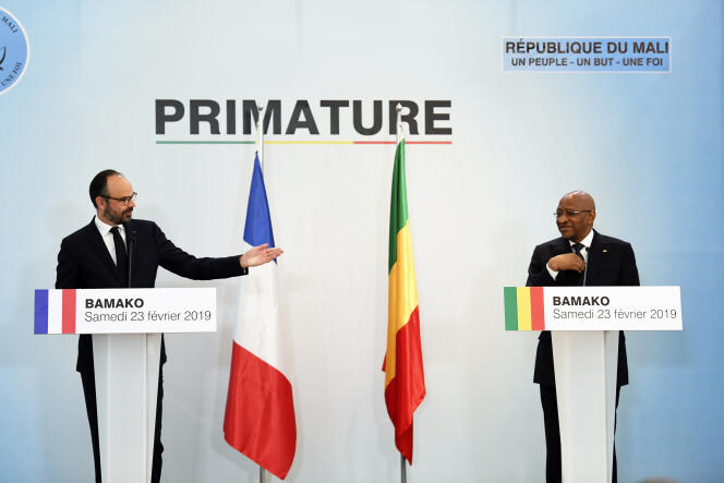 Le premier ministre français Edouard Philippe (à gauche) et son homologue malien Soumeylou Boubèye Maïga, à Bamako, le 23 février 2019.
