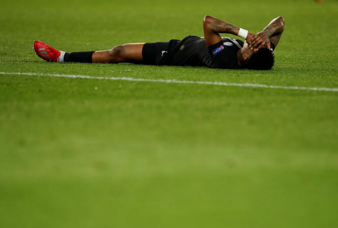 Le défenseur du PSG Presnel Kimpembe après le coup de sifflet final du match face à Manchester.