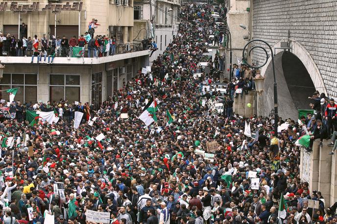Manifestation contre un cinquième mandat d’Abdelaziz Bouteflika à Alger, le 8 mars.