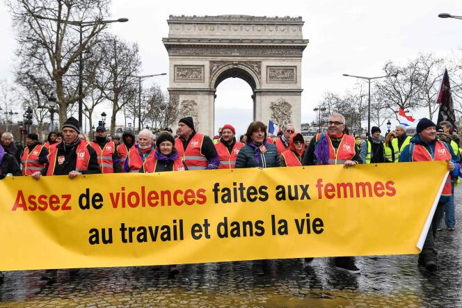 Les militants de la CGT ont manifesté avec les « gilets jaunes », samedi 9 mars à Paris.